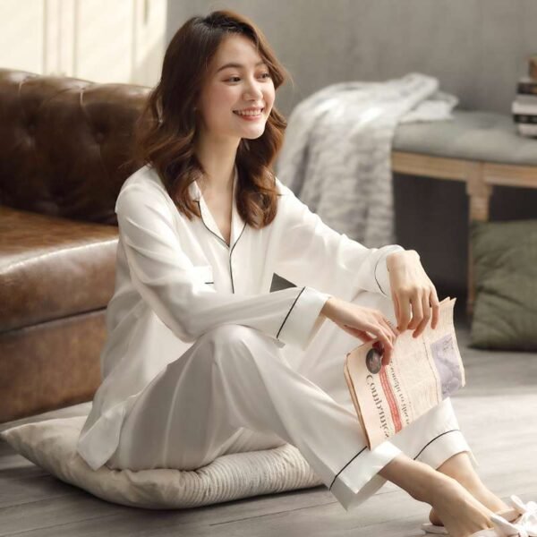 Joli pyjama femme hiver en satin