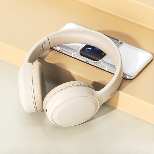 Casque_avec_reducteur_de_bruit_8